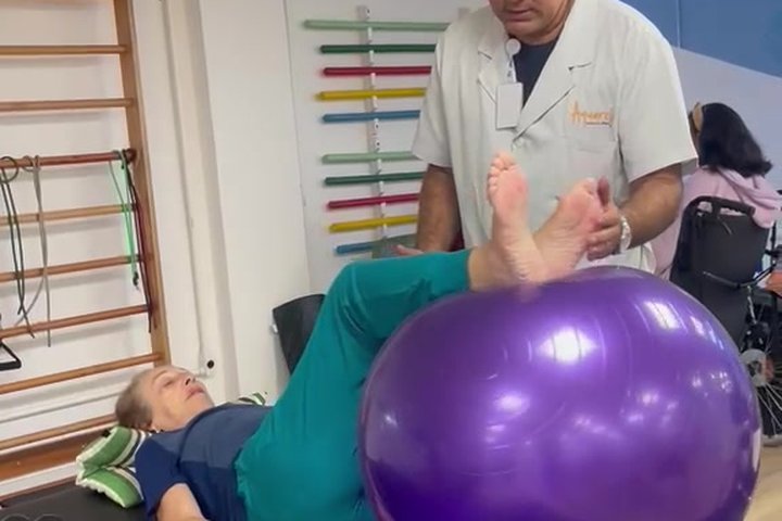 Sessão de fisioterapia, uma das atividades do espaço Movi.Mente